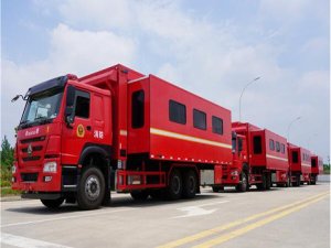 重汽六驱移动厕所车