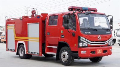东风大多利卡水罐消防车 5方