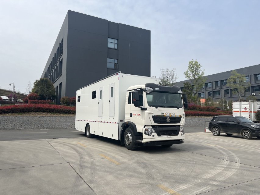 东风天锦厕所车