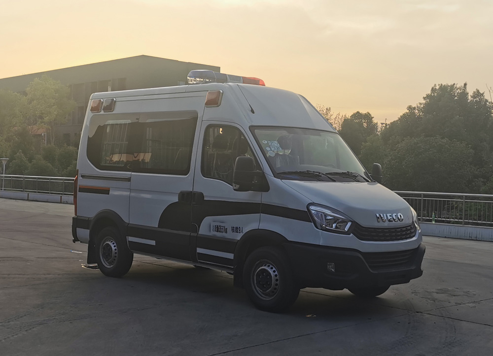 依维柯聚星囚车