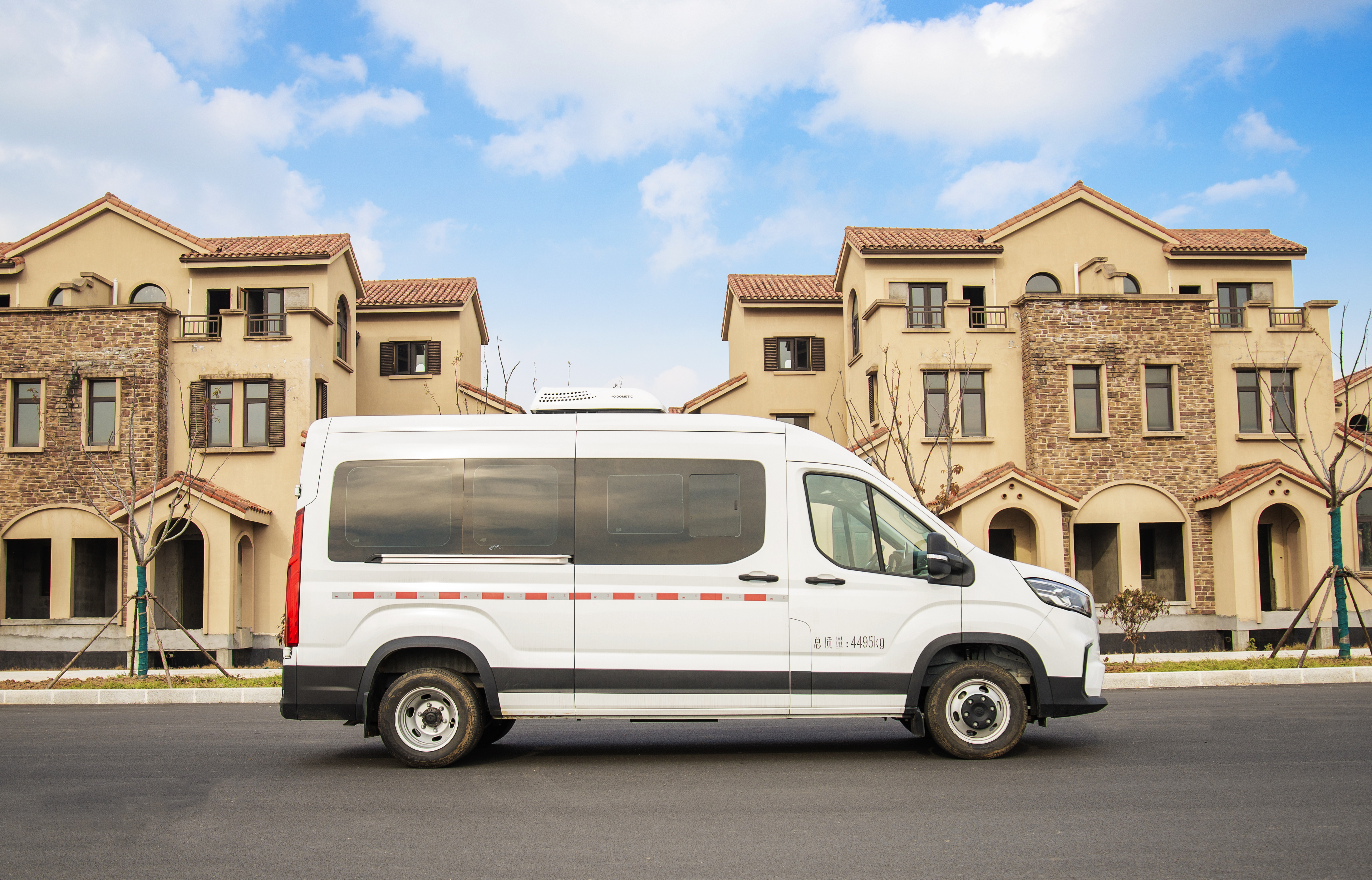 上汽大通V90采血车