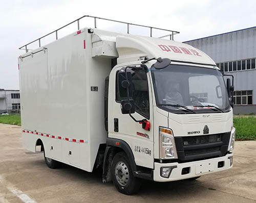重汽豪沃餐车