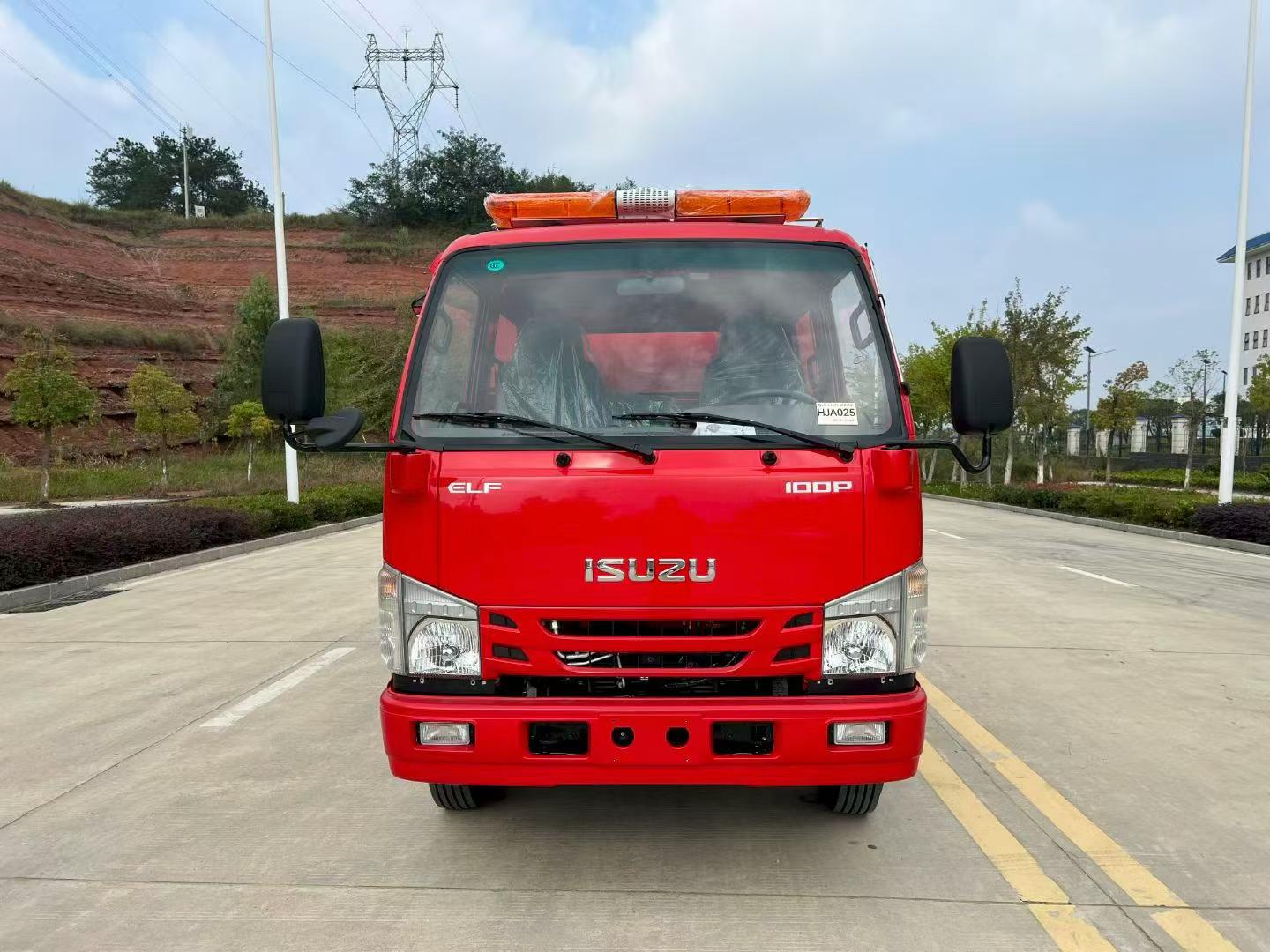 五十铃双排装备车