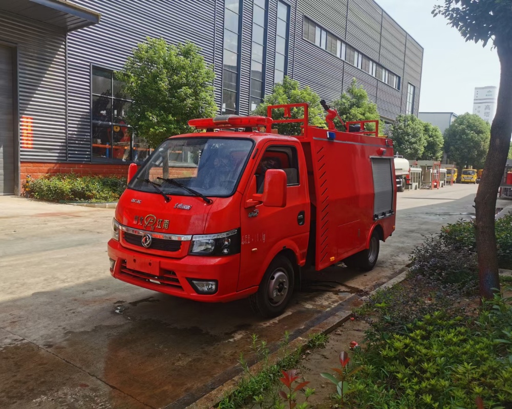 东风途逸小型水罐消防车